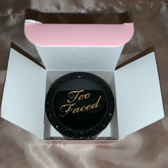 Too Faced Born This Way Translucent Setting Powder - Picture 3 of 6